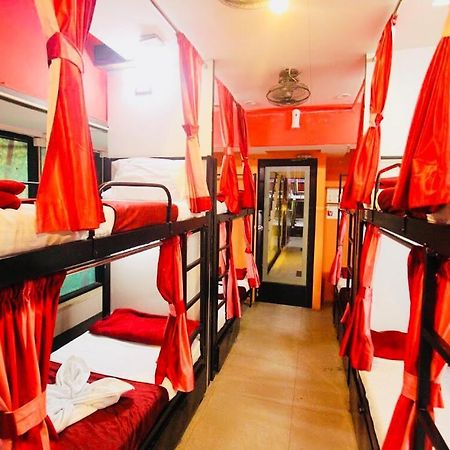 Town Hostel Mumbai - Ac Dormitory Екстериор снимка