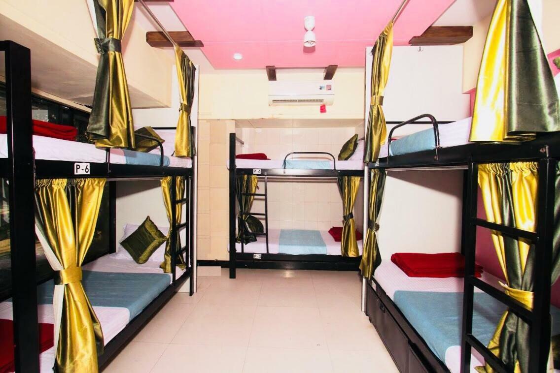 Town Hostel Mumbai - Ac Dormitory Екстериор снимка