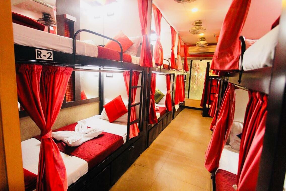 Town Hostel Mumbai - Ac Dormitory Екстериор снимка